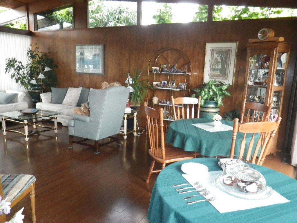 Beach Estates Inn Bed And Breakfast Nanaimo Buitenkant foto